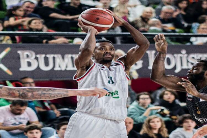 Pınar Karşıyakalı Errick McCollum zirvede