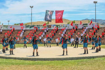 Menemenliler zeybek oynayacak, ustalar çömlek yapacak