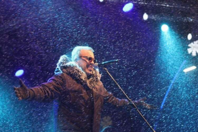 Eksi 10 derecedeki konserde yürekleri ısıtan davranış