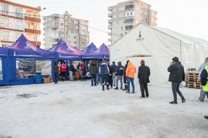 İzmir, Adıyaman'da depremin yaralarını sarmak için çalışıyor