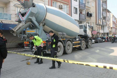 Manisa'da çok acı kaza: Beton mikserin altında kaldı 