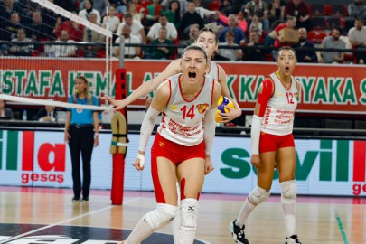 Göztepe Voleybol, zirveyi bırakmadı