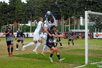 Çeşme Belediyespor zorlu maçta 1-1 berabere kaldı