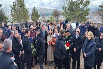 Aşık Veysel mezarı başında anıldı