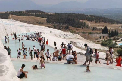 Pamukkale'de ziyaretçi sayısı 100 bin arttı