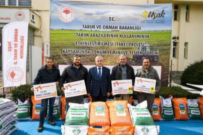 Uşak'ta bin torba ayçiçek tohumu dağıtıldı