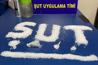 Bornova'da 'ŞUT' timinden uyuşturucu tacirlerine suçüstü 