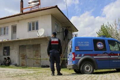 Uşak'ta çok acı olay: Eşini de kendini de vurdu