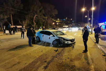 Seçim gezisine gitti... Trafik kazası geçirdi