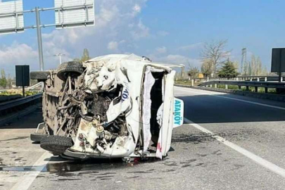 Afyonkarahisar'da minibüs devrildi! Yaralılar var