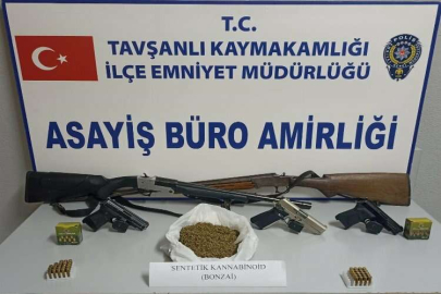 Kütahya'da uyuşturucu tacirleri tutuklandı