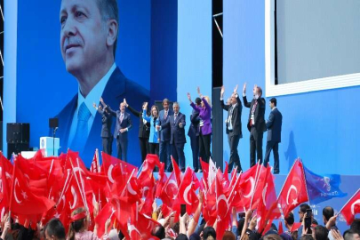 Erdoğan’ın mitinginden ilk mesajlar: CHP ve Büyükşehir’e yaylım ateşi!