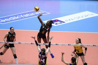 Vakıfbank, Fenerbahçe Opet'i 3-0 mağlup etti