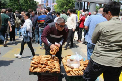 Seçim mitingleri simitçilere yaradı