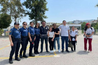 İzmir polisinden anlamlı hareket