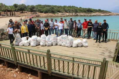 Muğla’da Sedir Adası'nda su altı ve kıyı temizliği