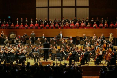 İzmir Devlet Senfoni Orkestrası konser verdi