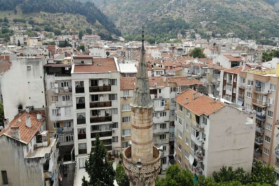 Manisa'da 500 yıllık camii rutubete yenik düşüyor