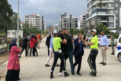 Önce kaza geçirdiler sonra birbirlerine girdiler