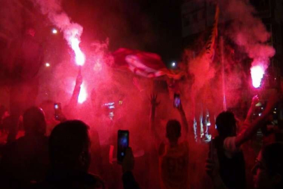 Kars’ta taraftar sokağa döküldü şampiyonluğu kutladı