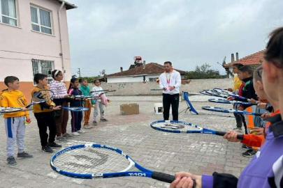 “Kınık’ta Tenis Her Yerde” projesi ile bir yeni kurs daha