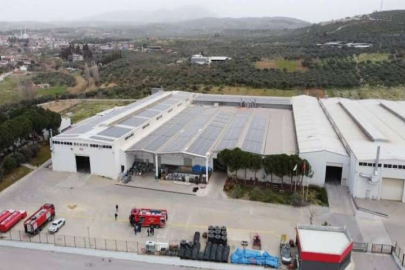 Torbalı'da itfaiye fabrikasında çocuk şenliği