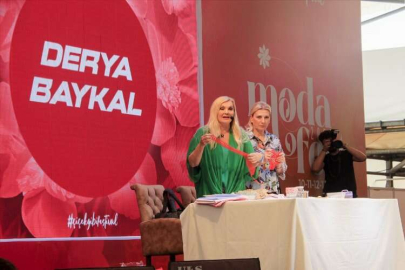 Derya Baykal, Uşak ModaFest'te söyleşi gerçekleştirdi