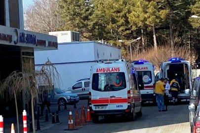 Konya'da su taşkınında kontrolden çıkan minibüs devrildi