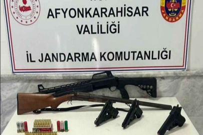 Afyonkarahisar'da operasyon: Ruhsatsız tüfek ele geçirildi