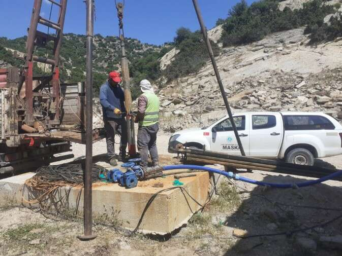 Manisa Büyükşehir Belediyesi ve Manisa Su ve Kanalizasyon İdaresi (MASKİ) Genel Müdürlüğü bir duyuru yayınlayarak, 9 günlük Kurban Bayramı tatili süresince tüm ekipleri ile görevi başında olacak. İçme Suyu, Kanalizasyon, Elektrik Makine ve Malzeme İkmal ile Atıksu Arıtma Dairesi Başkanlığına bağlı ekipler, il genelinde yaşanabilecek arızalarda vatandaşların mağduriyet yaşamaması için sahadaki mesaisini özveri ile sürdüreceklerini bildirdi.