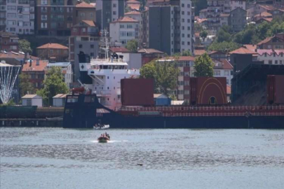 Altında mayın olduğu iddia edilen gemide arama yapıldı