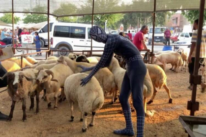 'Örümcek Adam' Adana'da kurban kesecek