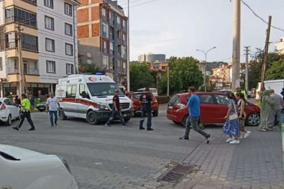 Kütahya'da trafik kazası! İki otomobil çarpıştı