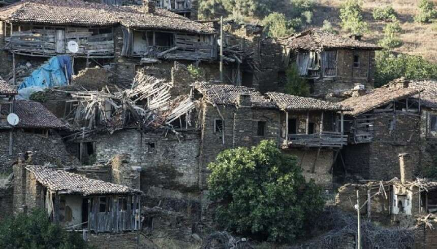 1950’li yıllara kadar sıradan bir köy iken bu dönemden sonra her geçen gün yaşayan köylüler göç etmeye başlamış ve zamanla Lübbey Köyü adeta bir hayalet köye dönüşmüş.