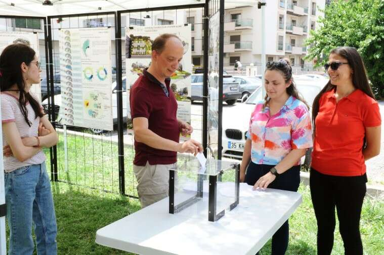 Belediye Başkanı Dr. Cemil Tugay “Kendi bildiğimizi değil, kentlinin istediğini yapmak için çalışıyor; Karşıyaka’mızı halkımızla el ele yönetiyoruz” dedi