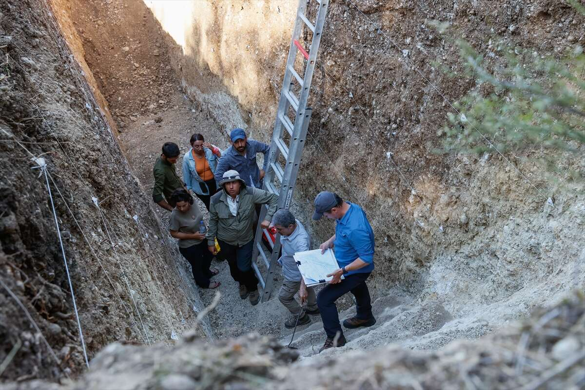 deprem_ilkses_kpaşaAA-20230725-31760306-31760296-IZMIR_KEMALPASA_FAYININ_DEPREM_POTANSIYELININ_TESPITI_ICIN_HENDEK_KAZILIYOR