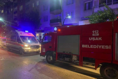 Uşak'ta apartmanda çıkan yangın korkuttu