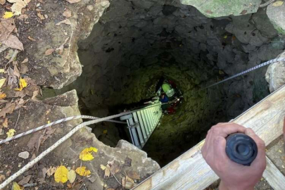 Uşak'ta buzağı, 5 metrelik kuyuya düştü