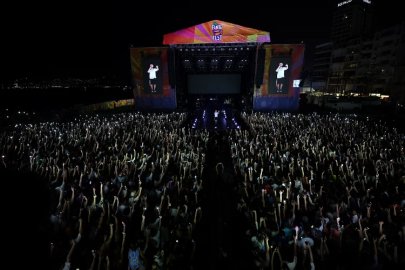 Ünlü sanatçılar Kordon’u salladı: Fanta Fest coşturdu