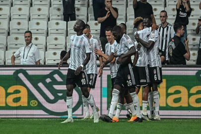 Beşiktaş'ın Dinamo Kiev maçı kamp kadrosunda hangi oyuncular yer alıyor?