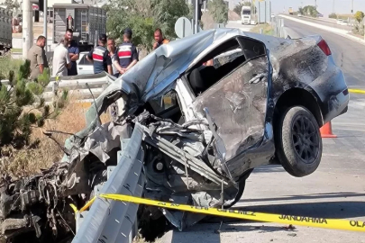 Aksaray'da araç hurdaya döndü, sürücüsü ise...