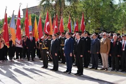 Başkan Koştu Zafer Bayramını kutladı