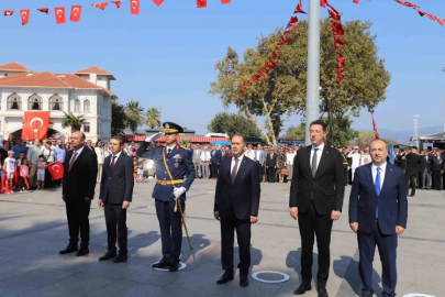 Zafer Bayramı Bandırma’da coşkuyla kutlandı