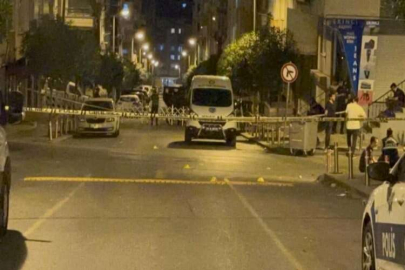 Bayrampaşa Caddesi'nde kahvehanede silahlı çatışma: Bir kişi gözaltında!