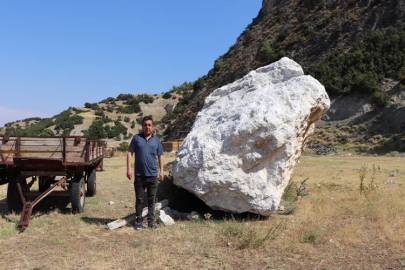 Taş ocağından mahalleye düşen kaya parçaları vatandaşları korkutuyor