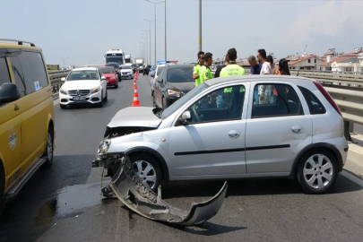 Antalya’da korkunç kaza! Bariyerlere çarparak durabildi