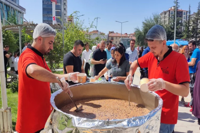 Niğde’de aşure ikramı