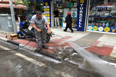 Şehzadeler’de konteynerler dezenfekte ediliyor