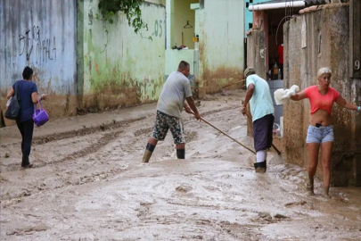 Brezilya'nın güneyinde etkili olan kasırgada ölenlerin sayısı artıyor