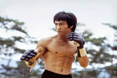 Bruce Lee'nin Gerçek Adı Ne? Biyografisi ve Rol Aldığı Filmler!